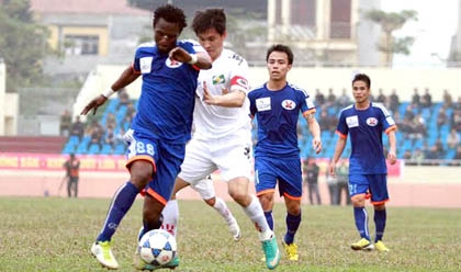 Công Vinh hướng tới kỷ lục 100 bàn thắng